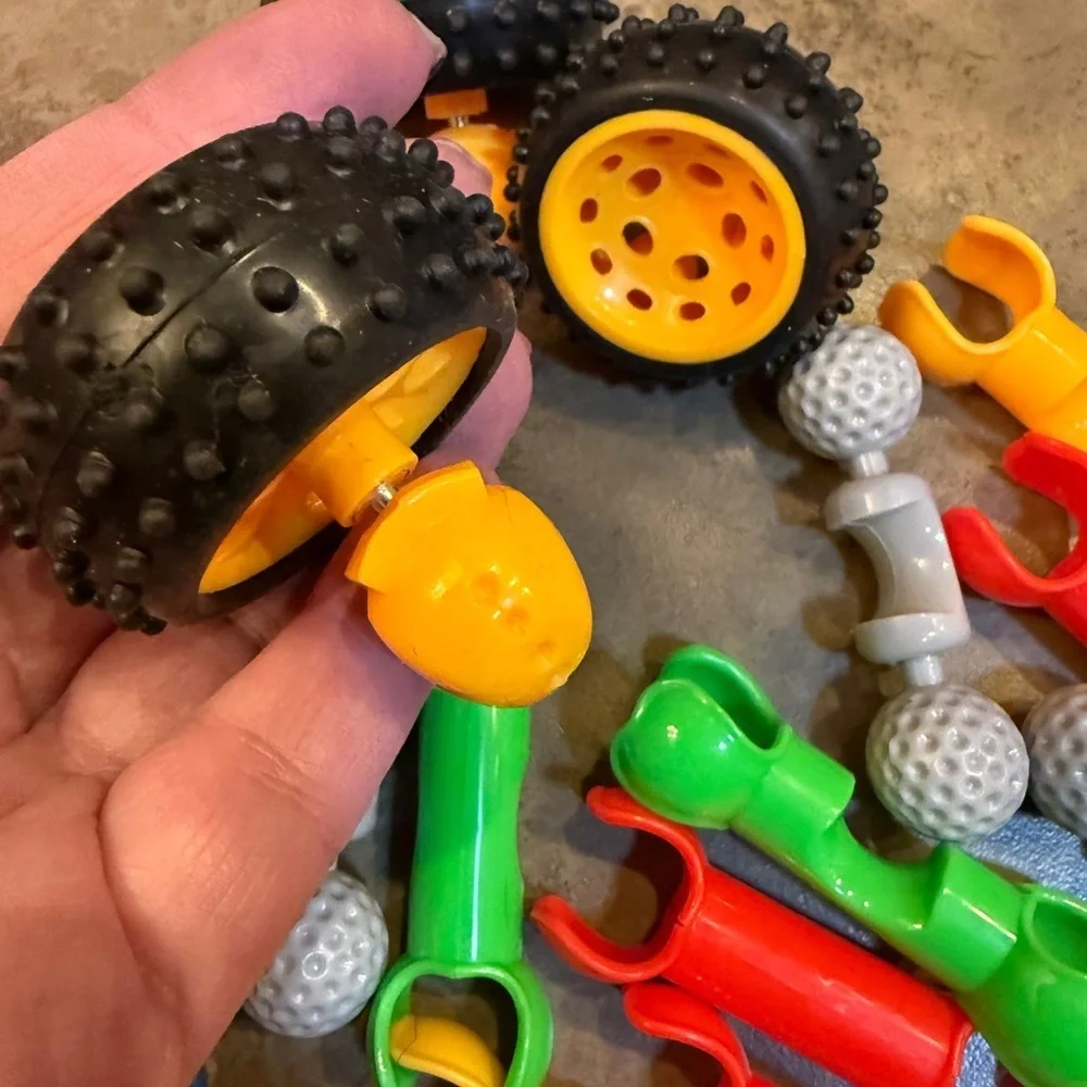 Zoob Builderz Tubes Colorful Stem Building Toys Red Yellow 3 Wheels Replacement